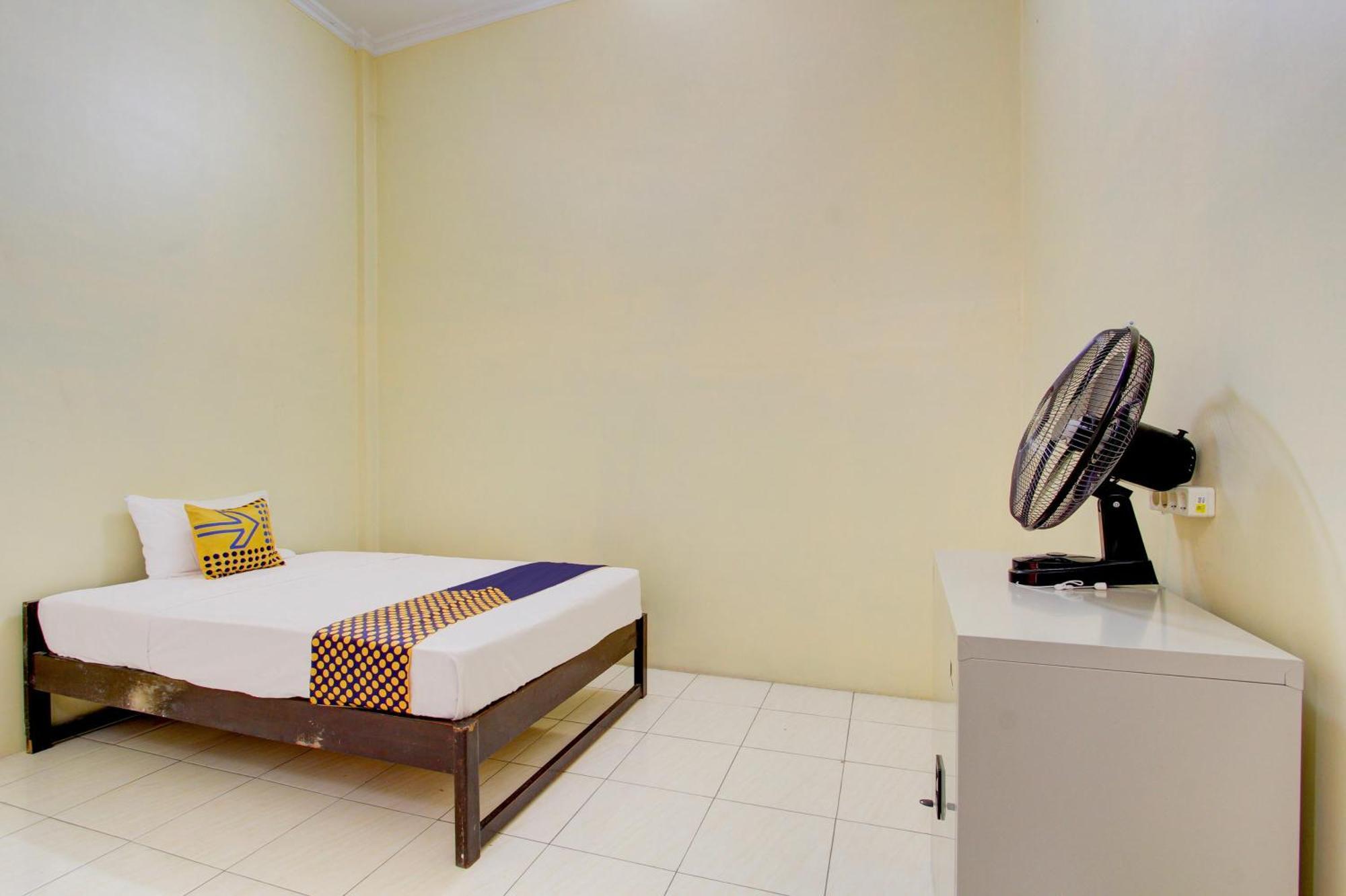 Spot On 93245 Guest House Mulia Dua Syariah Klaten ภายนอก รูปภาพ