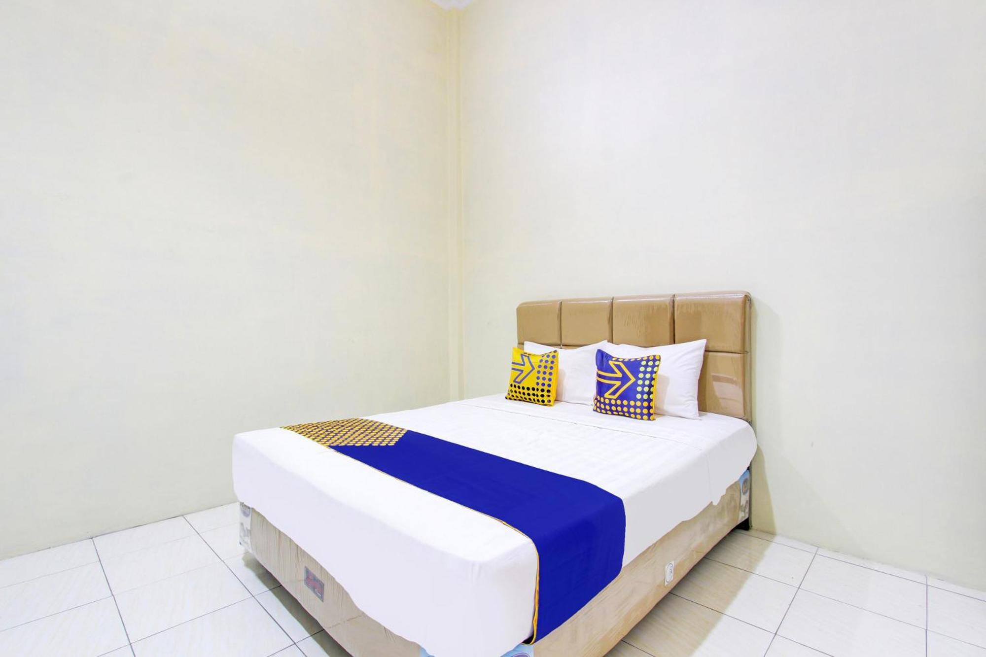 Spot On 93245 Guest House Mulia Dua Syariah Klaten ภายนอก รูปภาพ