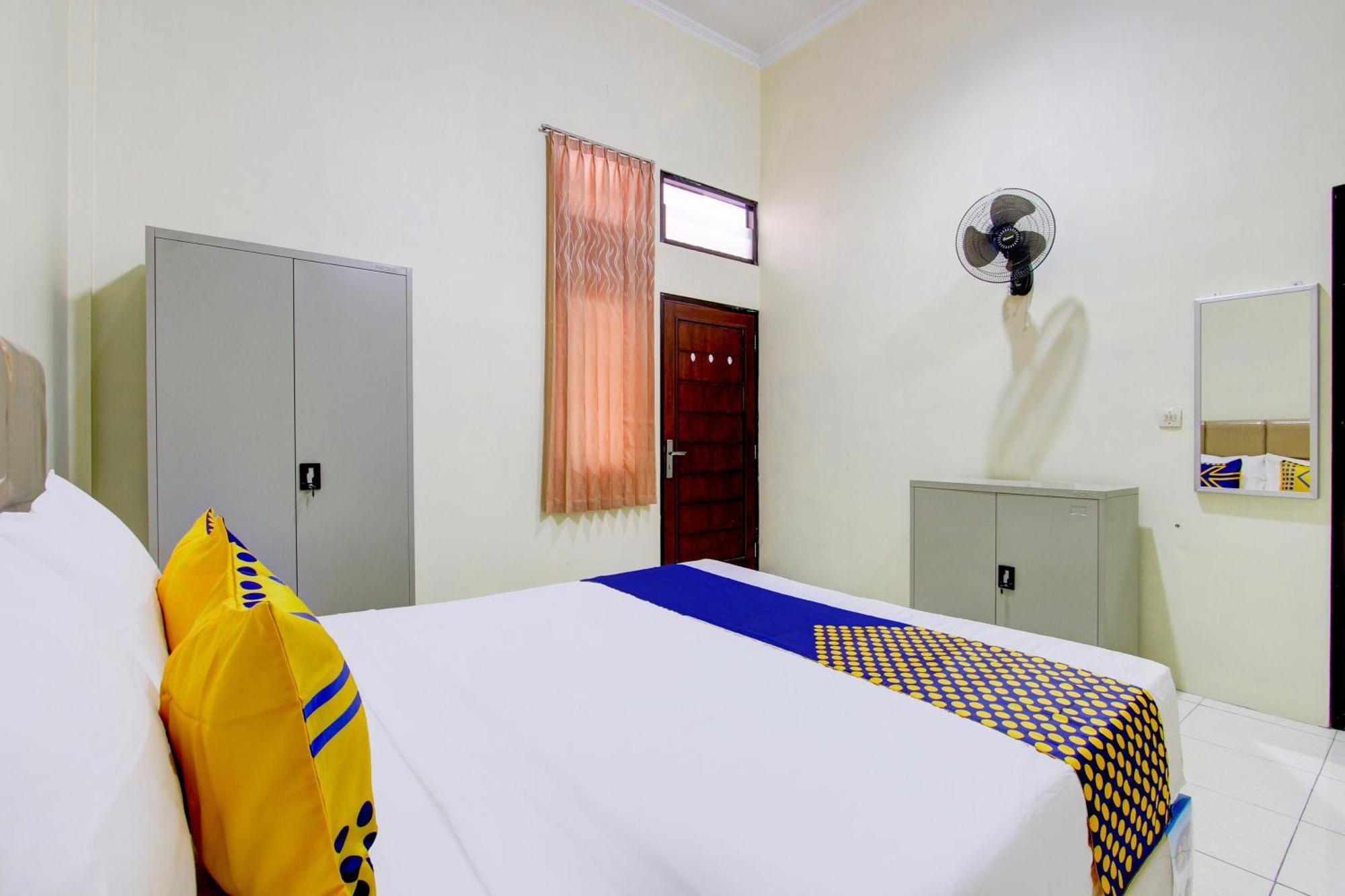 Spot On 93245 Guest House Mulia Dua Syariah Klaten ภายนอก รูปภาพ