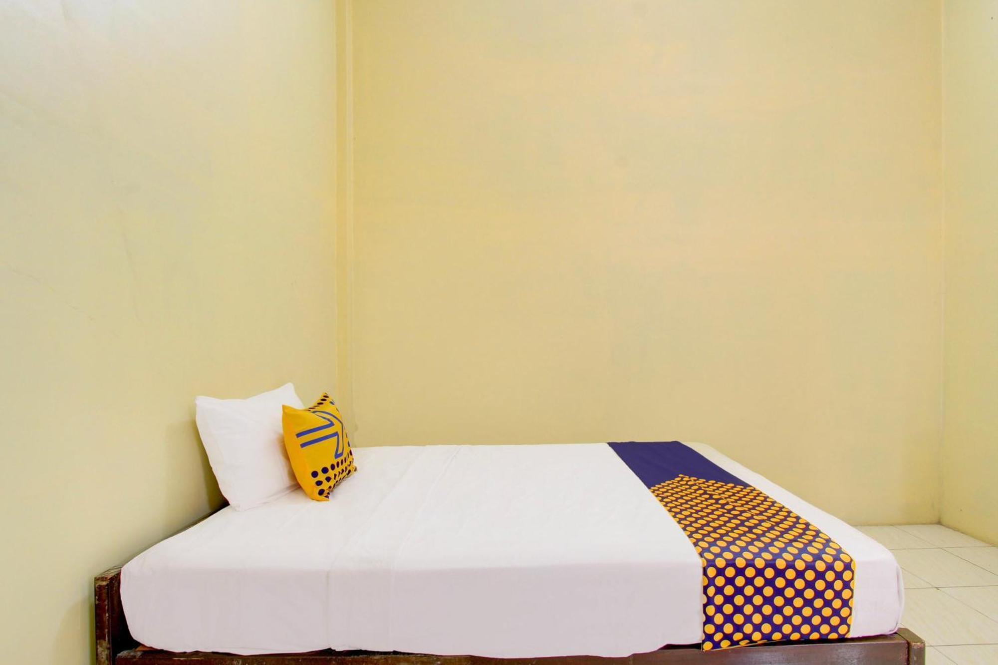 Spot On 93245 Guest House Mulia Dua Syariah Klaten ภายนอก รูปภาพ