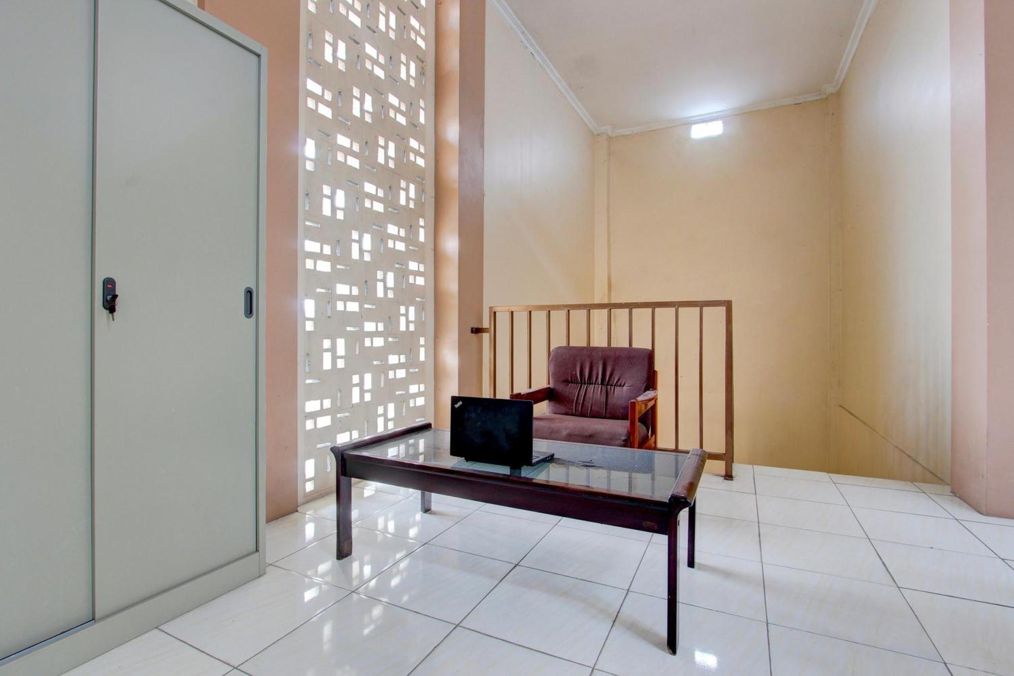 Spot On 93245 Guest House Mulia Dua Syariah Klaten ภายนอก รูปภาพ