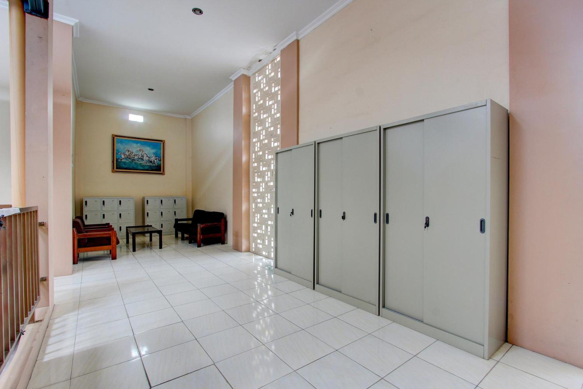 Spot On 93245 Guest House Mulia Dua Syariah Klaten ภายนอก รูปภาพ